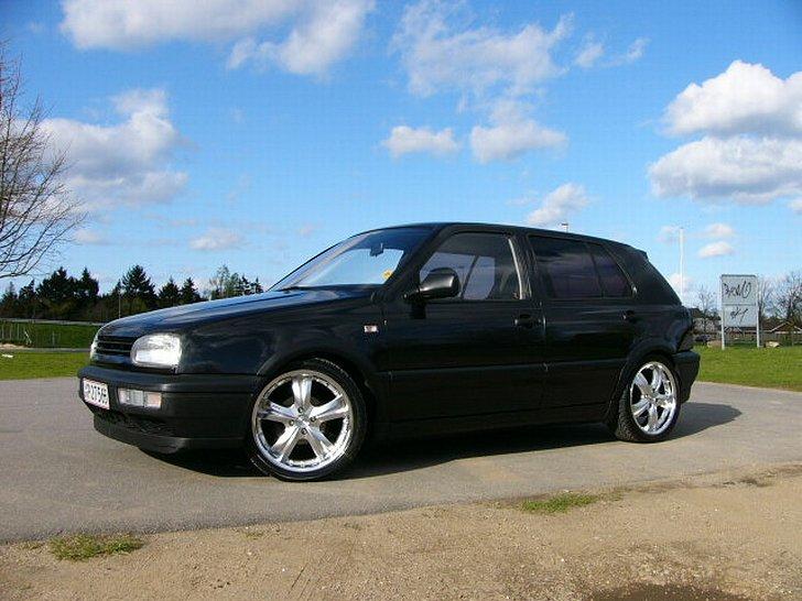 VW Golf 3 1,8 SOLGT - i gang med at montere tårnlejer. billede 13