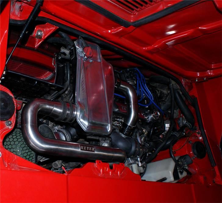 Toyota MR2 Supercharger SOLGT - Motorrum lige PT. Supercharger motor med originalt ledningsnet, luftmængdemåler og boks. Kører med 176mm remhjul og lader 0.9 bar billede 10