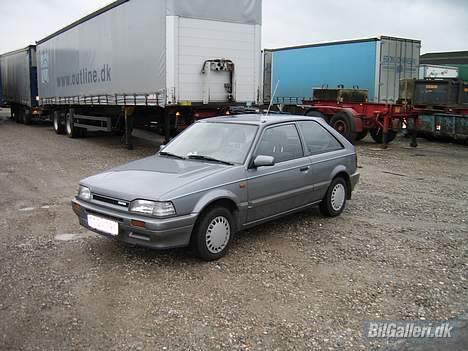Mazda 323 Sports Special*SOLGT* billede 1