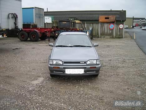 Mazda 323 Sports Special*SOLGT* billede 5