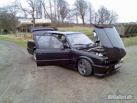 BMW 320 i  solgt billede 1