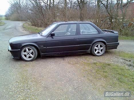 BMW 320 i  solgt billede 6