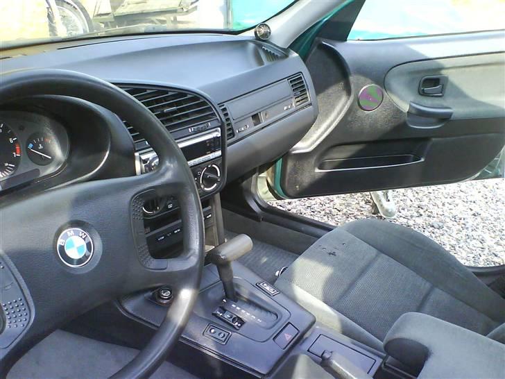 BMW E36 320i Aut. SOLGT billede 4