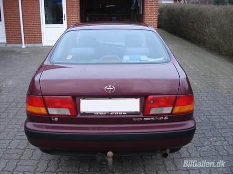 Toyota Carina E billede 3