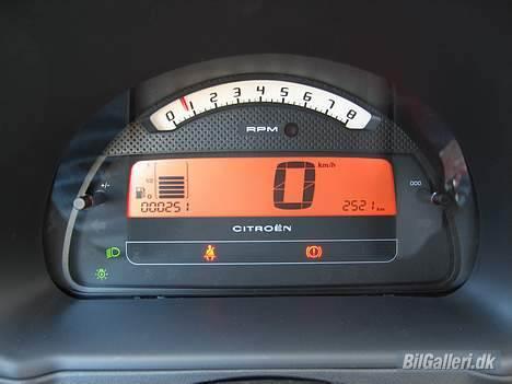 Citroën C2 VTS - Standart digital instrument billede 12