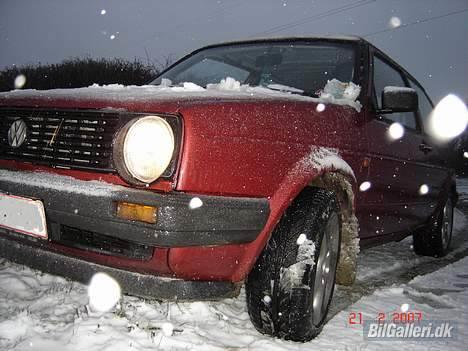VW Golf 2 1.6CL *Solgt* - Den skal godt nok vaskes, når det er slut med snevejr.. billede 8