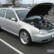 VW Golf 4 324 HK 