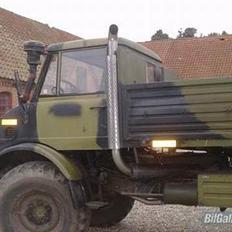 Mercedes Benz Unimog 416