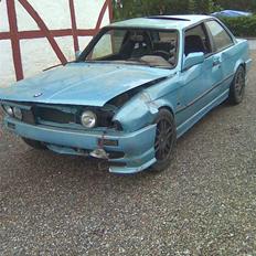 BMW E30 320 R.I.P