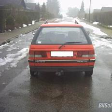 Peugeot 405 GL St. Car.  