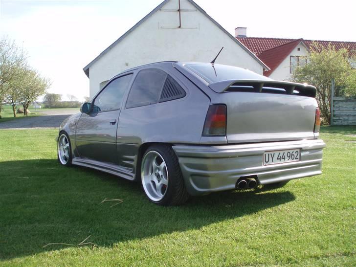 Opel kadett e gsi **solgt** - hov der stod den bil jeg skulle have hehe billede 2