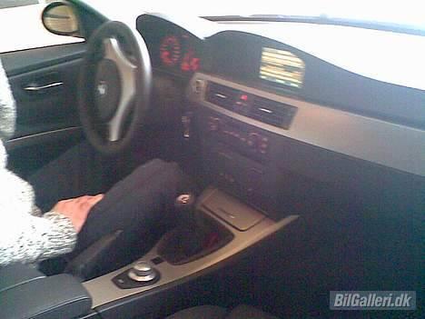 BMW D3 Alpina Back end DE - på det her billed kan du se det inbygget , en lille 7" skærm billede 13