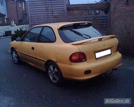 Hyundai Accent GS - Solgt - sådan så den ud da vi hentede den:D .. det var ved at blive mørkt billede 7