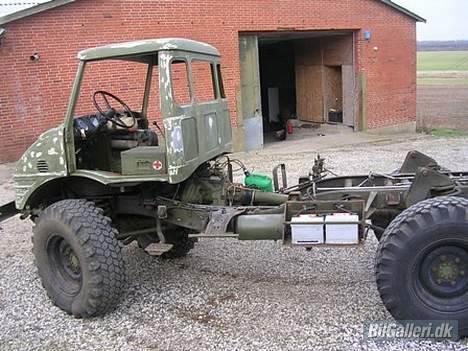 Mercedes Benz Unimog 416 - Klar til maler billede 3