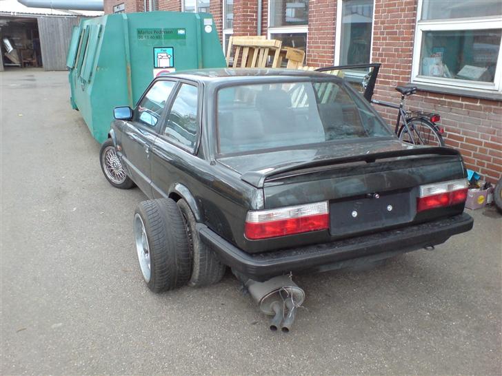 BMW 320i e30 billede 3