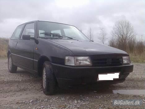 Fiat Uno - *GAME OVER* - lakken fejler ikke noget det er forde den er våd på billederne billede 1