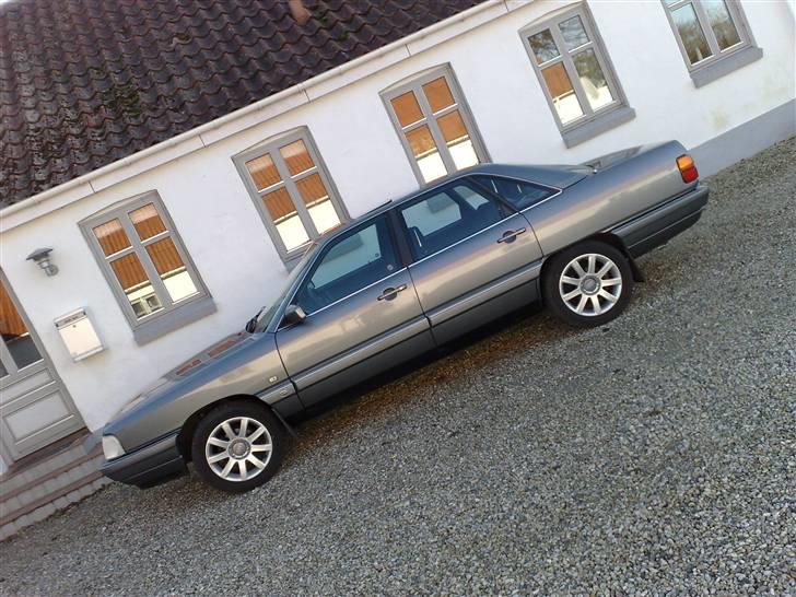 Audi 100 2.2E - "næsetung" ? :P billede 14