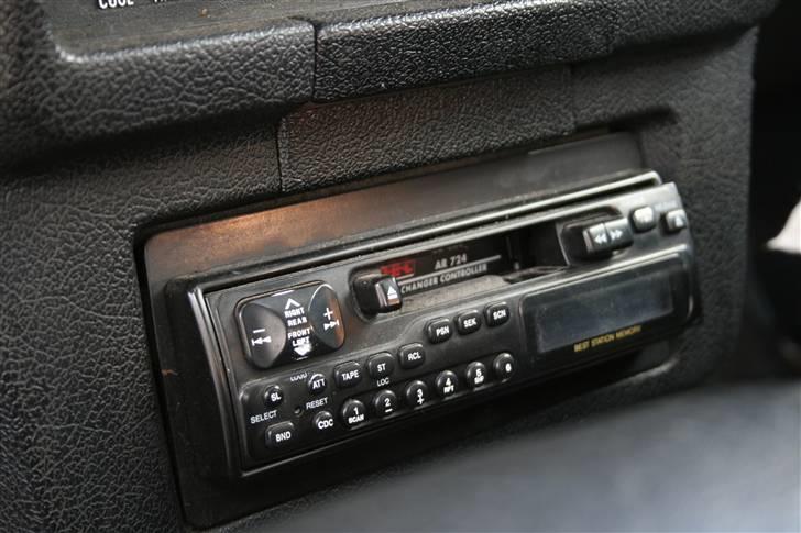 Volvo 245 Turbo (SOLGT) -  Radioen billede 2