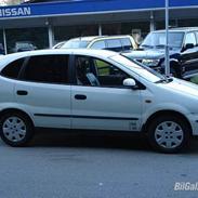 Nissan Almera Tino (solgt)