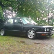 BMW E28 518i