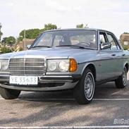 Mercedes Benz W123 250 Aut