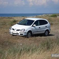 Nissan Almera Tino (solgt)