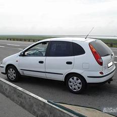 Nissan Almera Tino (solgt)