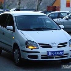 Nissan Almera Tino (solgt)