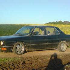 BMW E28 518i