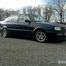 VW vento 2,0 GL solgt