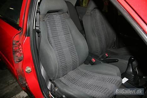 Mazda 323F GT *Solgt* billede 7