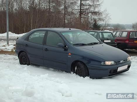 Fiat Brava sx *Solgt* - Fra den vinter jeg fik den :).. billede 3
