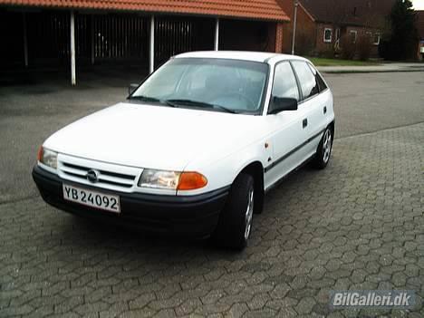 Opel astra f "SOLGT" billede 2