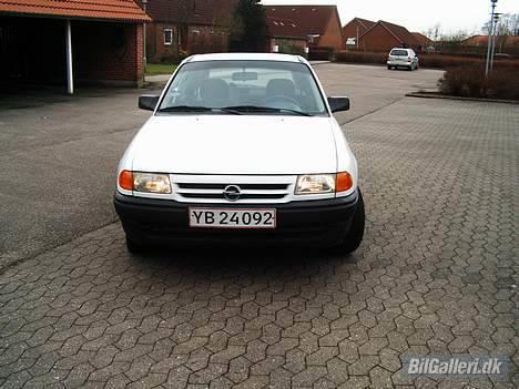 Opel astra f "SOLGT" billede 3