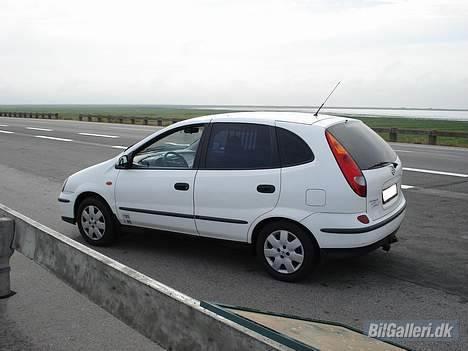 Nissan Almera Tino (solgt) billede 2