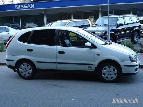 Nissan Almera Tino (solgt) billede 4