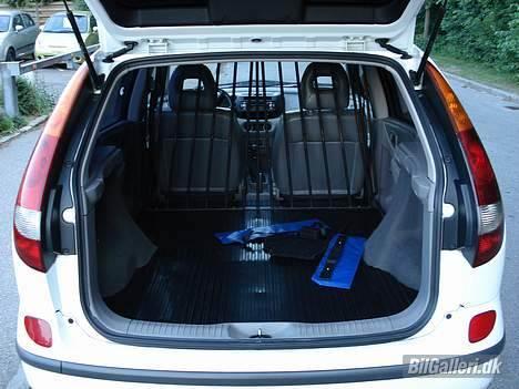 Nissan Almera Tino (solgt) - gitteret på dette billed er skiftet ud til det orginale afskærmning billede 6