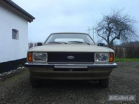 Ford Taunus - Og lige et lille billede nedefra.. billede 3