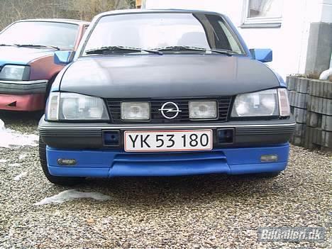 Opel ascona c  *rip* - badboy skal der til billede 14