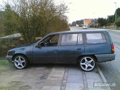 Opel Kadettilak (vinterbilen) billede 8