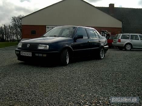 VW vento 2,0 GL solgt billede 2