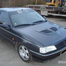 Peugeot 405 style