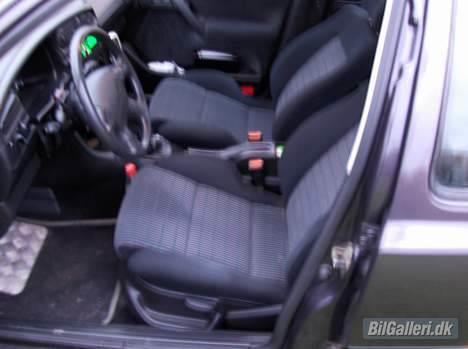 VW Vento 1,8 GL (SOLGT) billede 5