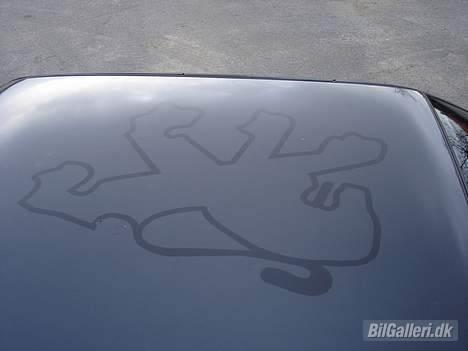 Peugeot 405 style - Peugeot logo på taget billede 8