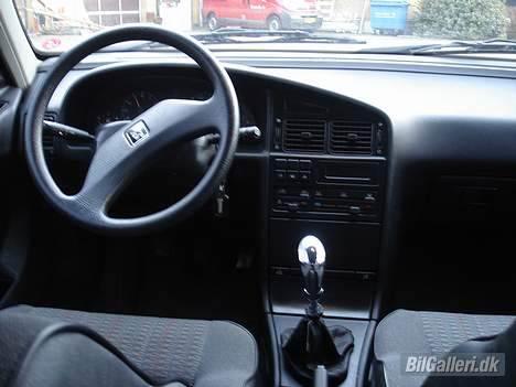 Peugeot 405 style - Kabinen, med lukket til HU´en billede 11