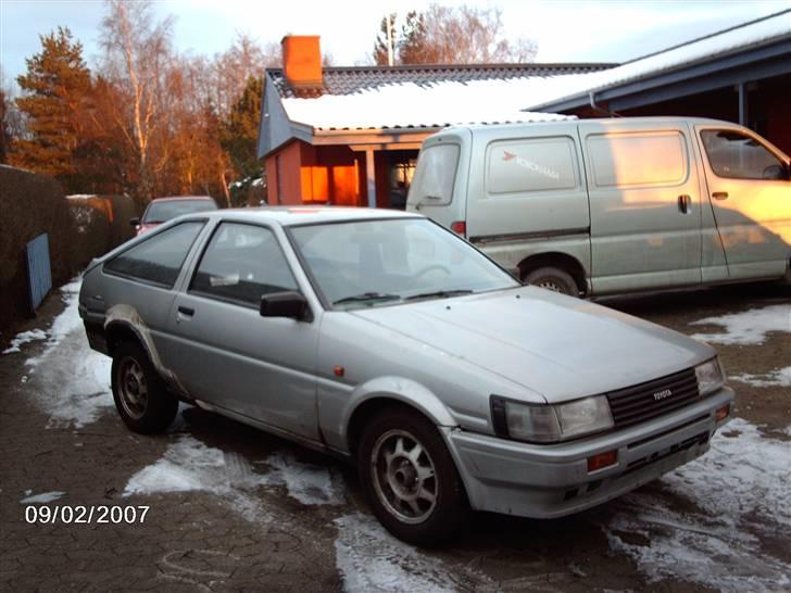 Opel Ascona B Rally - dette er en gamle corolla coupe som jeg har ståen i garage  billede 16