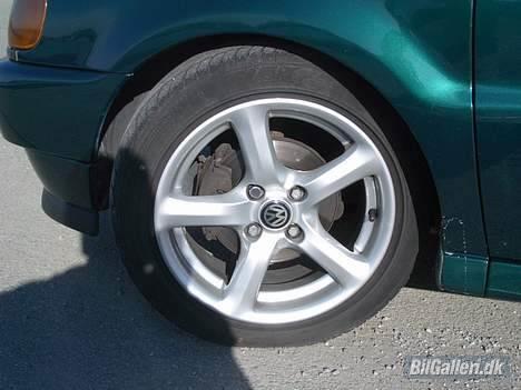 VW Polo 6N SOLGT - Gamle fælge. billede 5