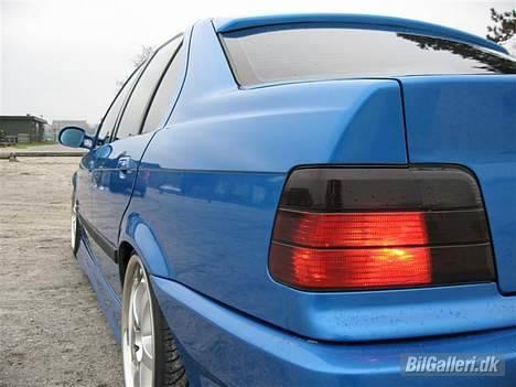 BMW E36 328i (320i) SOLGT - Tonede baglygter billede 9