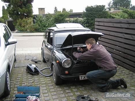 Austin-Morris Mascot 1000 - Der bliver skruet lidt på morrisen billede 6