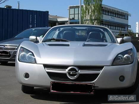Opel Speedster totalskadet.. - Her er speedsteren helt standard billede 7